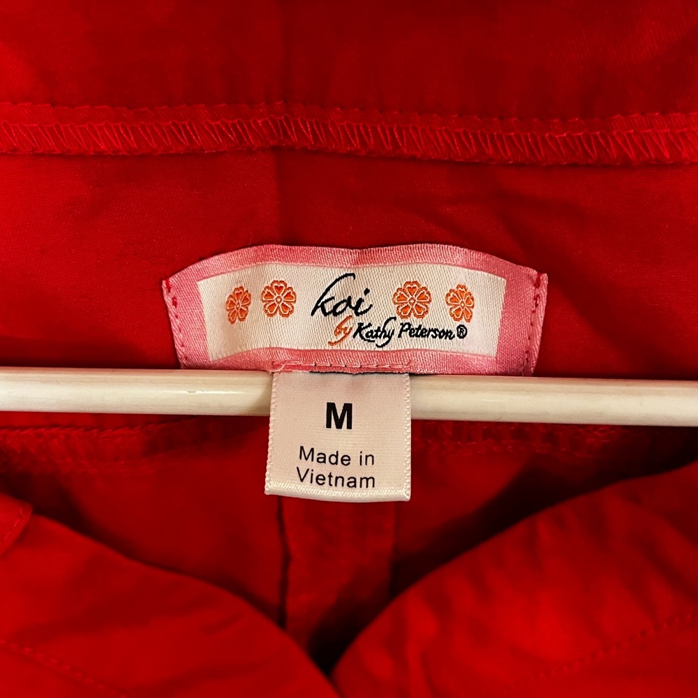 Koi Scrub Set - Picture 2 of 9